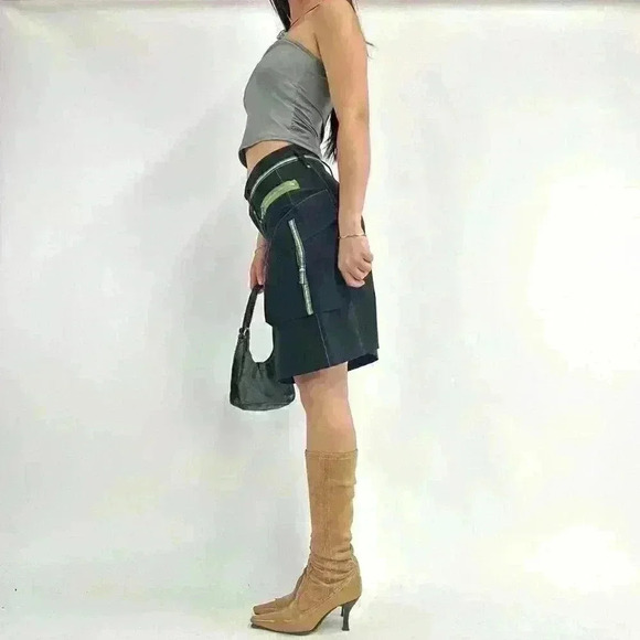 MULTI  POCKET BLACK MIDI SKIRT - Picture 5 of 6